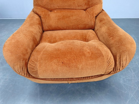 Image 1 of Coppia di poltrone lounge italiane in stile Space Age, con rivestimento arancione, anni '70.