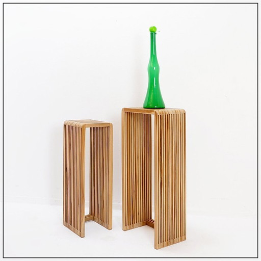 Coppia di fioriere a nido in legno con doghe