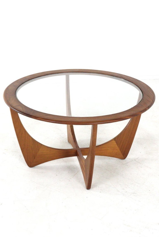 Image 1 of Tavolino rotondo Viktor Wilkens G Plan Astro con piano in vetro vintage 'Ludlow'