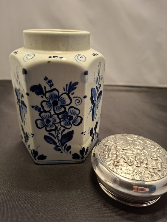 Image 1 of Vintage Delfts stijl potje met zilveren deksel