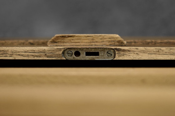 Image 1 of Vintage industriële Deense rolluikkast van bruin eikenhout met meerdere lades, jaren 50