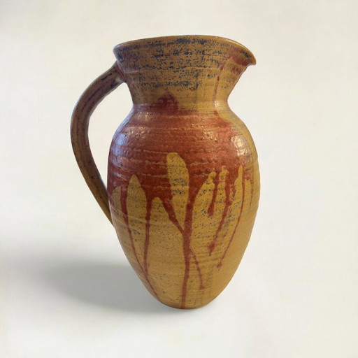 A piece of Mid - Century ceramic art with a strong character: this vintage jug from the 50s/60s impresses with its organized des