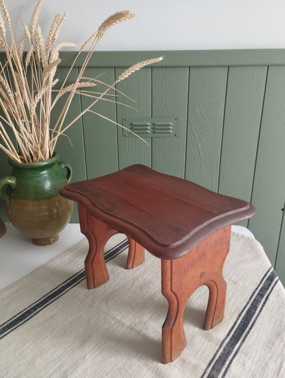 Image 1 of Taburete antiguo de madera con etiqueta "Le Printemps"