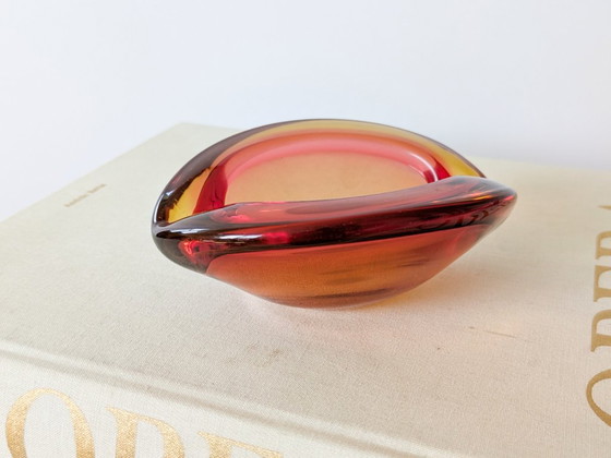 Murano-Sommerso-Aschenbecher aus der Mitte des Jahrhunderts, rosa-orange – Schalen, Glass (photo 8 of 19)