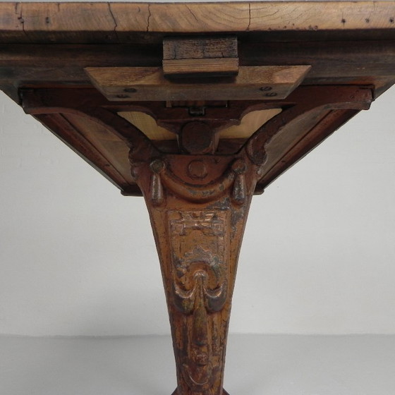 Image 1 of Table de bistrot Art Déco avec plateau en chêne sur piétement en fonte