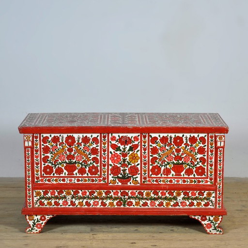 Brauttruhe im Stil der Volkskunst, um 1950