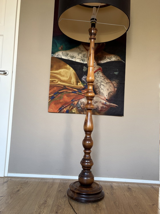 Lampada da terra vintage con base in legno e paralume nero – Lampade da terra, Metal, Textile (photo 6 of 6)