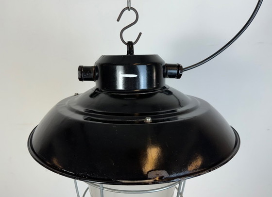 Image 1 of Industriële zwarte geëmailleerde fabriekshanglamp, jaren 60