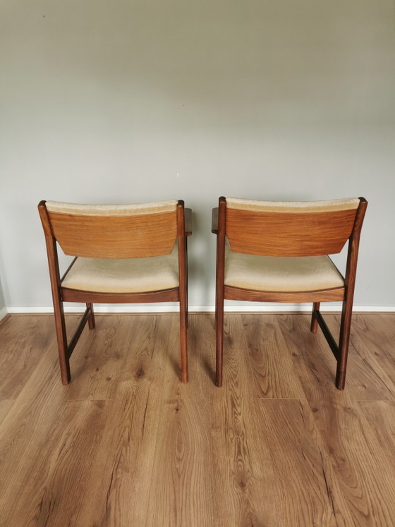 Image 1 of Unieke set van 4 vintage mid-century eetkamerstoelen (een 5e stoel ook beschikbaar, dient verlijmd te worden) 