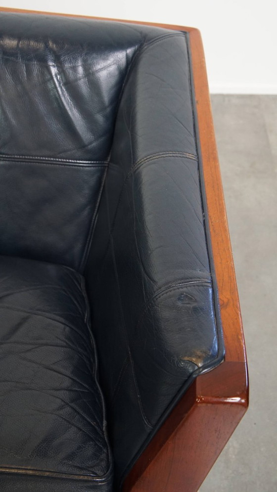 Image 1 of 2.5-zits Art Deco design bank van Schuitema met houtwerk en donkerblauw rundleer