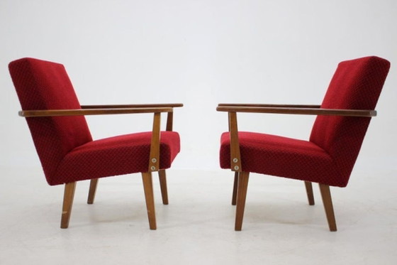 Image 1 of Een paar beukenhouten fauteuils in mid-century modern stijl uit de jaren 60, afkomstig uit Tsjecho-Slowakije.