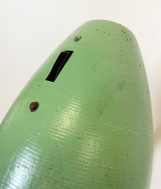 Image 1 of Lampada da tavolo industriale verde da officina, anni '60
