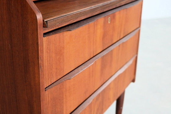 Image 1 of Escritorio secretario danés antiguo