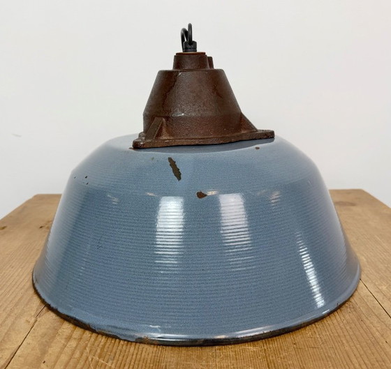 Lampada a sospensione industriale in smalto grigio e ghisa, anni '60 – Szarvasi, Lampade a sospensione (photo 17 of 18)