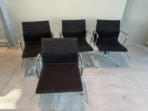 4x Vitra EA 108 Aluminium Chair – vergaderstoel, Textile (photo 2 of 6)