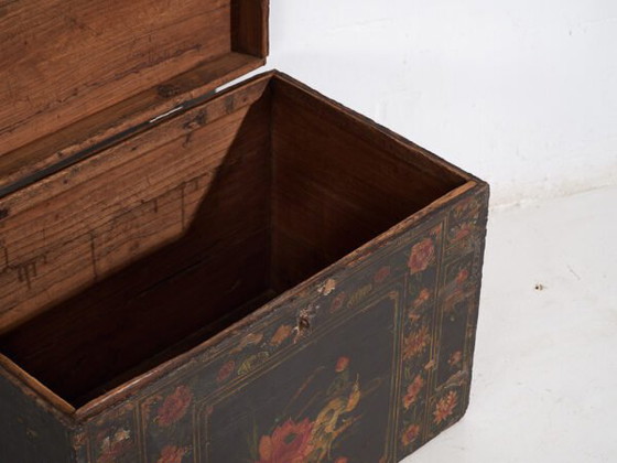 Malle chinoise ancienne peinte en bois de pin – Chine, circa 1900 – Armoires de rangement, Iron (photo 22 of 40)