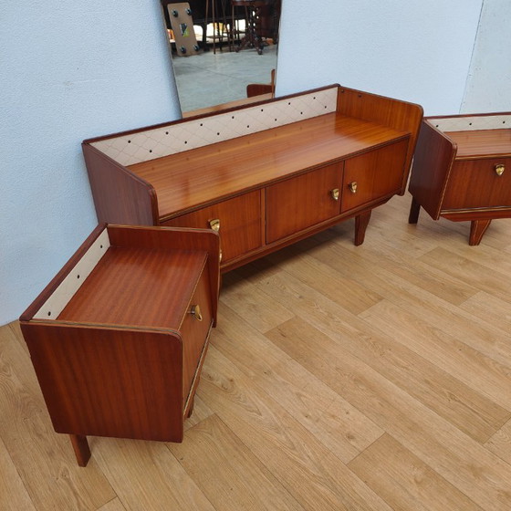 Image 1 of Ensemble tables de chevet vintage milieu du siècle avec coiffeuse - Prix