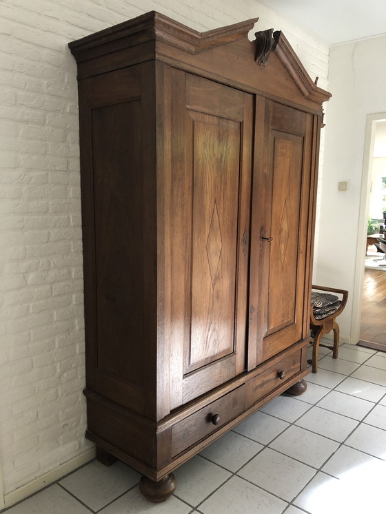 Image 1 of Stilvoller antiker Eichenschrank in Top-Zustand