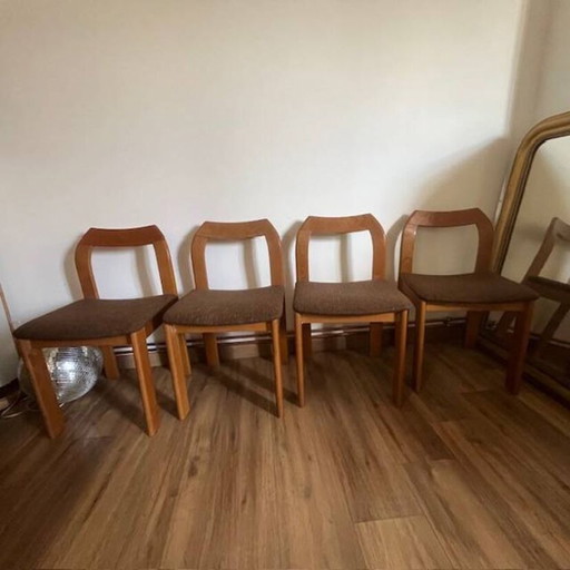 4 Brown chairs