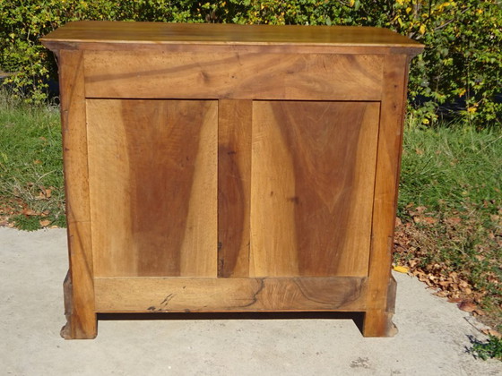 Image 1 of Commode Louis Philippe en noyer et ronce de noyer