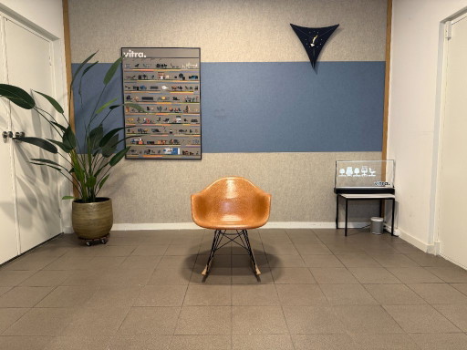 Vitra | Eames | RAR | Rusty Orange Fiberglass | 1x