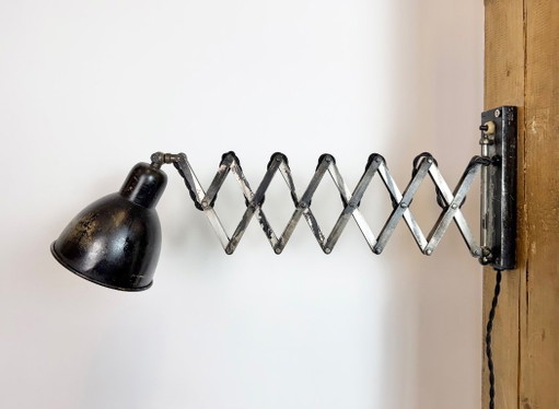 Industriële zwarte schaarwandlamp, jaren 1950