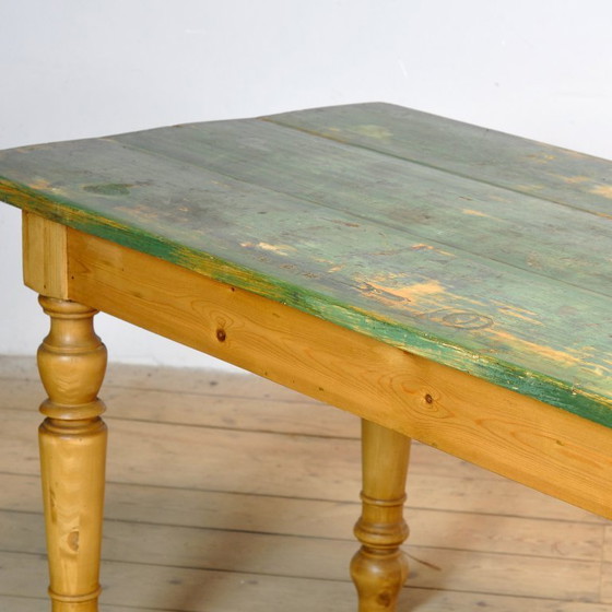 Image 1 of Kieferntisch mit alter Tischplatte