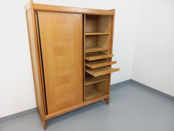 Image 1 of Guillerme et Chambron vintage massief eiken kast uit de jaren 60 en 70