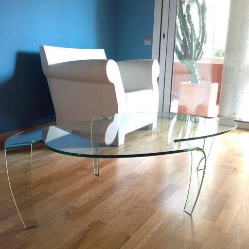 Italienischer Tisch mit einteiliger, gebogener Tischplatte aus gehärtetem Glas, 1990er Jahre