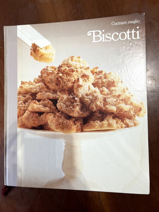 Image 1 of Lotto di 24 volumi di Cucinare meglio di Ermanno Conti, edizione tradotta, pubblicato da Arnoldo Mondadori nel 1983, in italiano