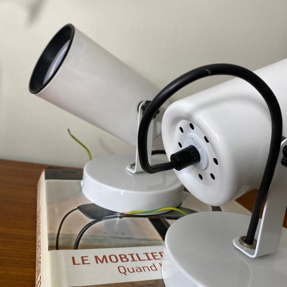 Image 1 of Een paar witte metalen wandlampen