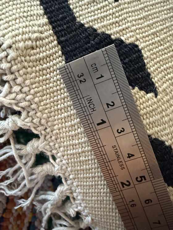 Image 1 of Kilim caucasico d'epoca con motivo grafico di animali (216 × 160 cm) ca. 1950