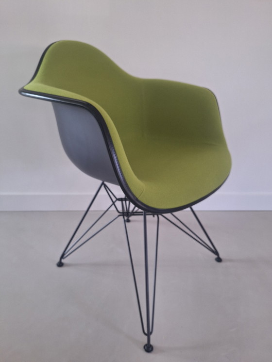 Image 1 of 4x Vitra Eames Dar Black