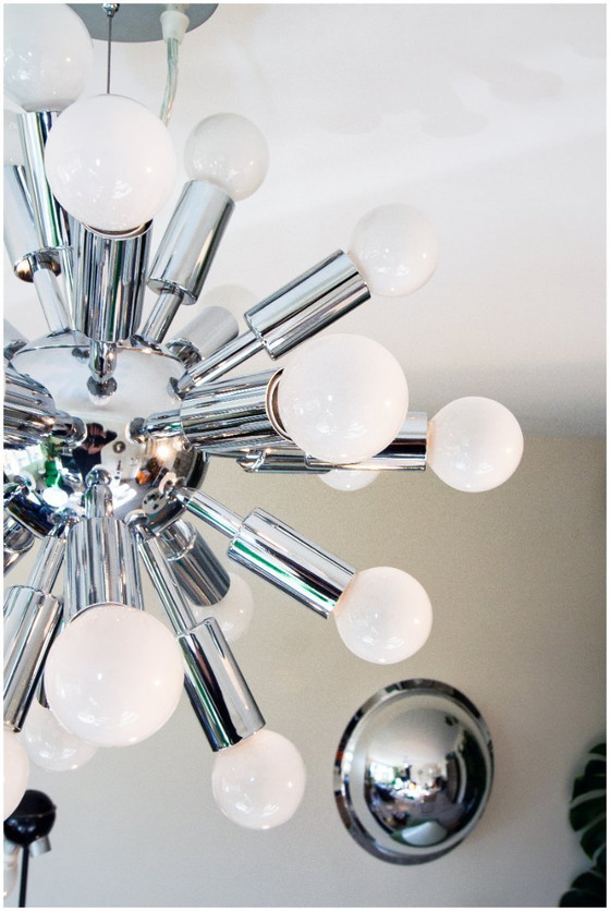 Image 1 of Lámpara de araña Sputnik, acero cromado, 24 luces, excelente estado.