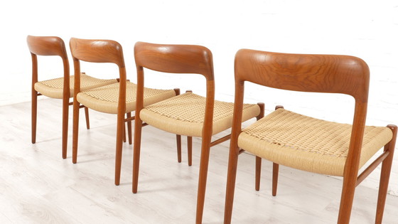 Image 1 of  4 X Chaises de salle à manger vintage Niels Otto Mller Modèle 75