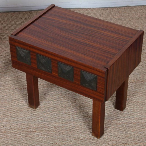 Ein Paar antike hölzerne Nachttische aus den 1960er Jahren