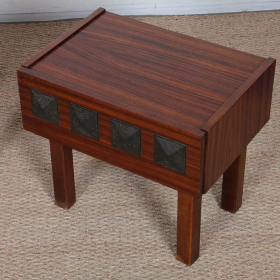 Image 1 of Ein Paar antike hölzerne Nachttische aus den 1960er Jahren