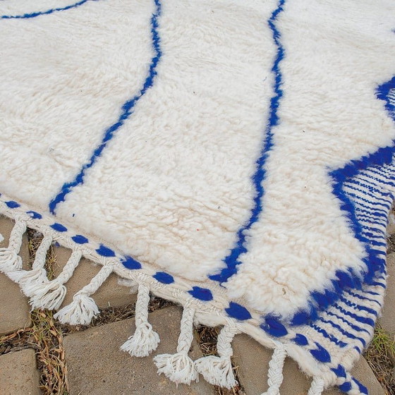 Image 1 of Alfombra bereber tradicional tejida a mano, azul y blanca, 150 x 250 cm.