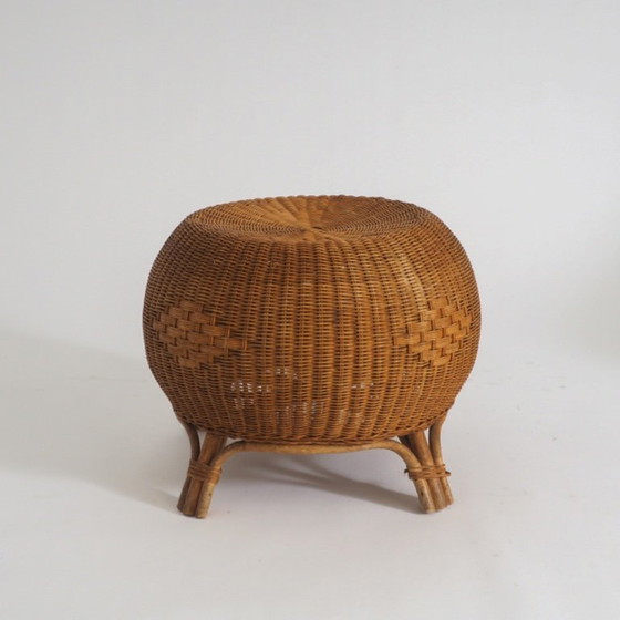 Image 1 of Pouf en rotin, table d'appoint