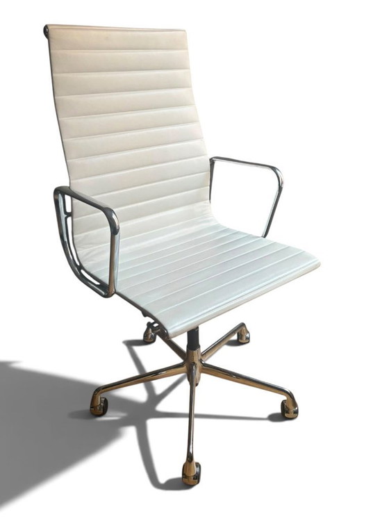 Authentieke Eames EA 119 bureaustoel voor Herman Miller/Vitra - wit leer (jaren 70) – Fauteuils, Leather (photo 5 of 17)