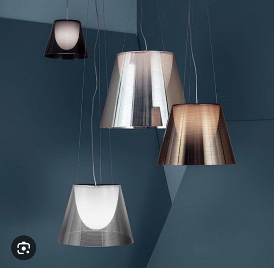 Image 1 of Juego de 2 lámparas colgantes Flos KTribe S3: un clásico del diseño. Precio del conjunto: 445 €.
