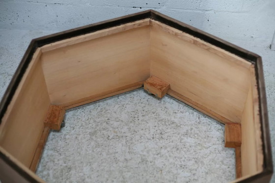 Image 1 of Space Age table, Hexagonal