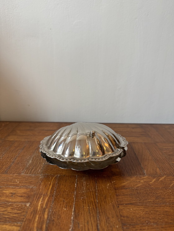 Image 1 of Ancien beurrier coquillage en métal argenté 