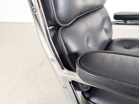 Image 1 of Original Vitra ES 104 Lounge chair Charles Eames office chair armchair