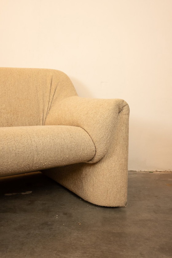 Image 1 of Leolux "Mink" 2-zitsbank met crèmekleurige bekleding