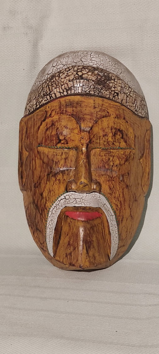 Masque ethnique en bois sculpté - Décoration intérieure de style asiatique indonésien vintage