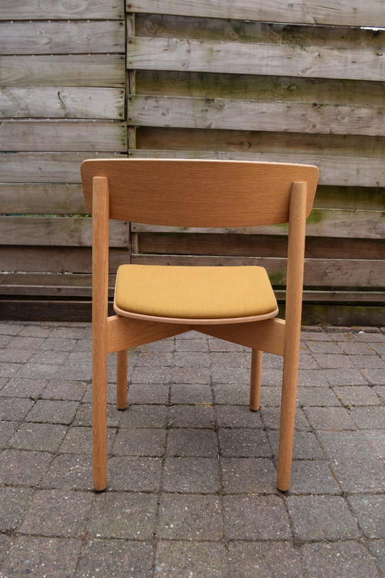Image 1 of Set di 6 sedie TAKT Cross – Rovere / Seduta gialla
