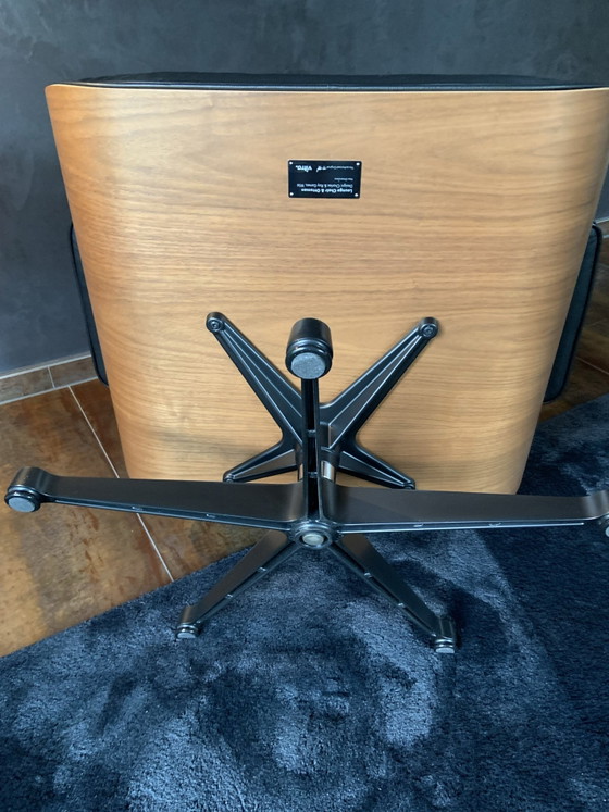 Vitra - Eames Lounge Chair & OttomAn, Fauteuils, Cuir, Bois, Noir (photo 6 sur 13)