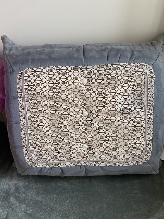 Image 1 of Ligne Roset poef togo