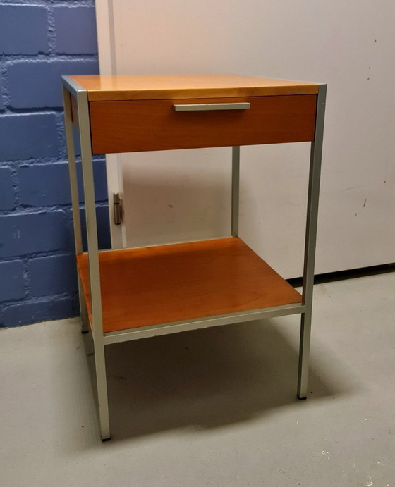 Image 1 of Table de chevet vintage du milieu du siècle en bois et métal dans le style de George Nelson